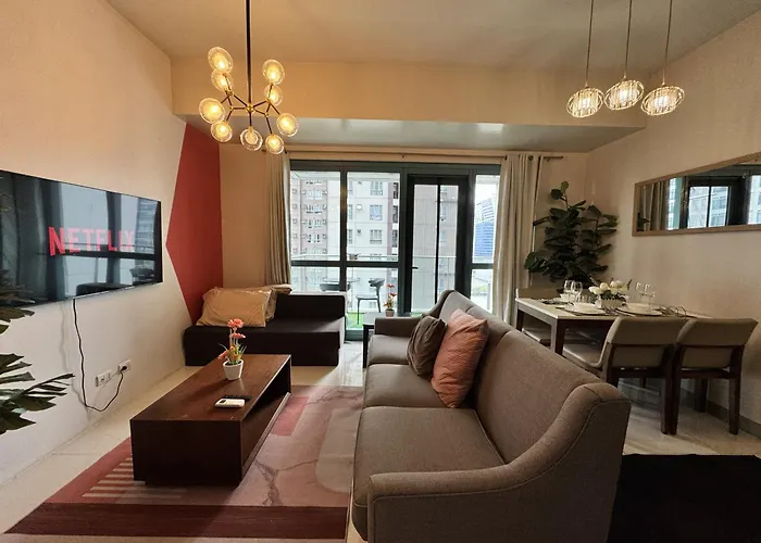 Aparthotel 2br One Uptown Residences Near Uptown Mall, Mitsukoshi, And Restaurants Manila