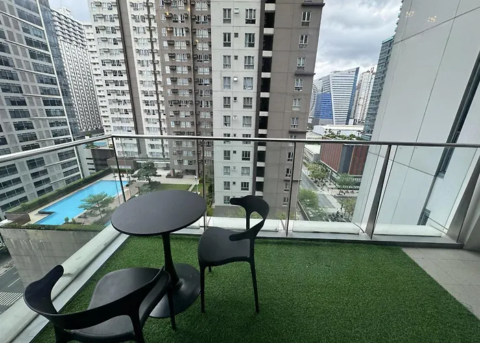 2br One Uptown Residences Near Uptown Mall, Mitsukoshi, And Restaurants 4* Manila