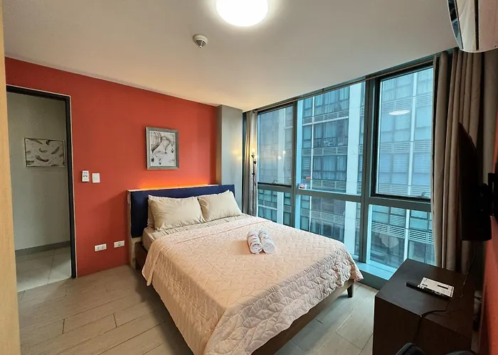 Aparthotel 2br One Uptown Residences Near Uptown Mall, Mitsukoshi, And Restaurants Manila