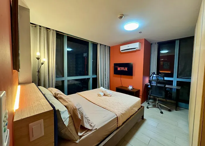 Aparthotel 2br One Uptown Residences Near Uptown Mall, Mitsukoshi, And Restaurants 4*