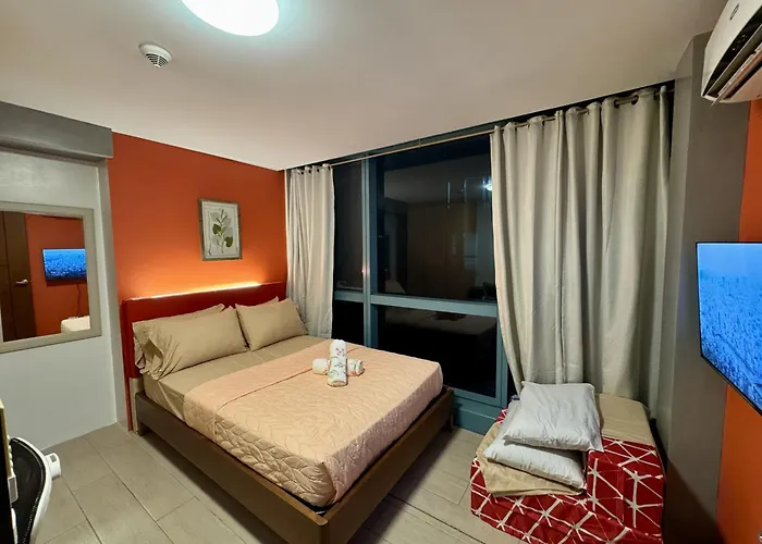 2br One Uptown Residences Near Uptown Mall, Mitsukoshi, And Restaurants Aparthotel