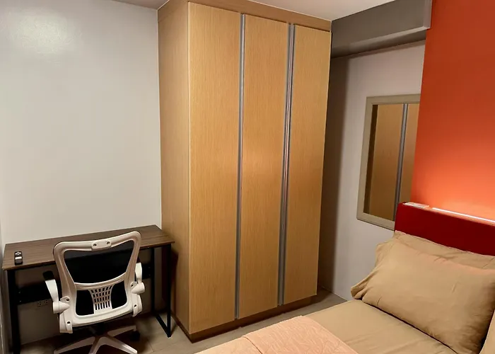 Aparthotel 2br One Uptown Residences Near Uptown Mall, Mitsukoshi, And Restaurants 4*