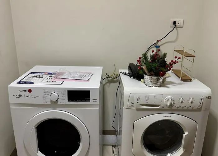 2br One Uptown Residences Near Uptown Mall, Mitsukoshi, And Restaurants 4* Manila