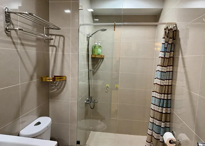 Aparthotel 2br One Uptown Residences Near Uptown Mall, Mitsukoshi, And Restaurants 4*